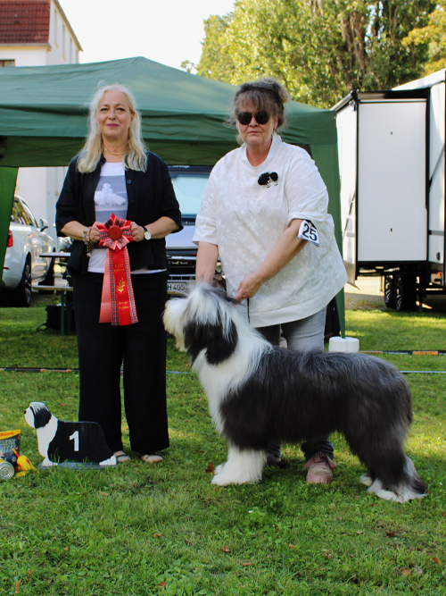BJü-Rüde now and then ZuE: Helga u. Sylke Werner Givenchy
